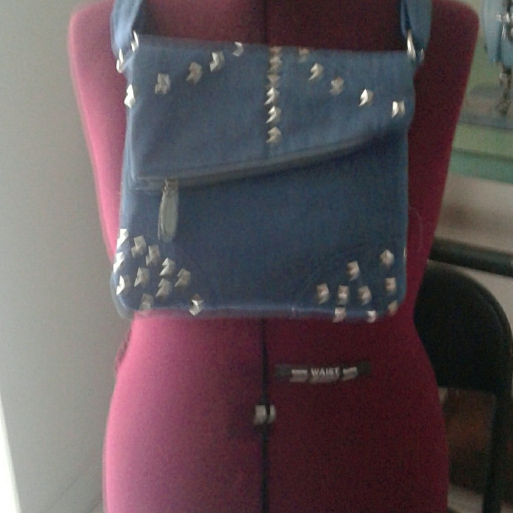 Purses - Picture 3 of 6